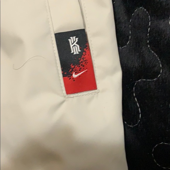 NIKE SWEATER